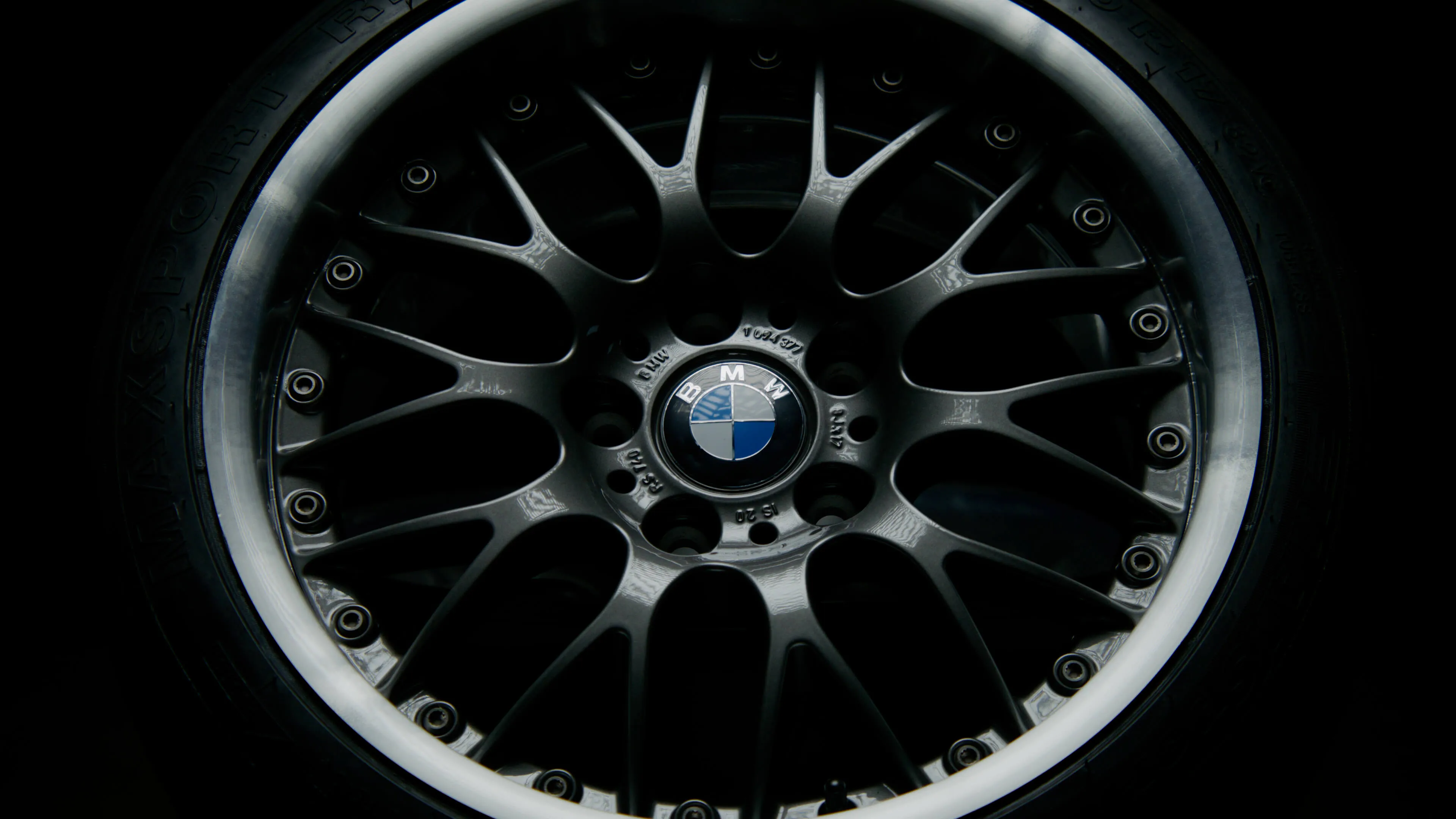 Refurbished BMW split rim alloy wheel in gun metal grey