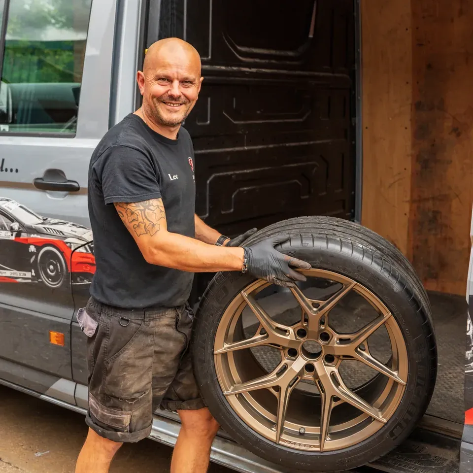 Lee, Driver / Tyre Fitter at Rolling Rims
