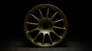 Refurnished alloy wheel in gold