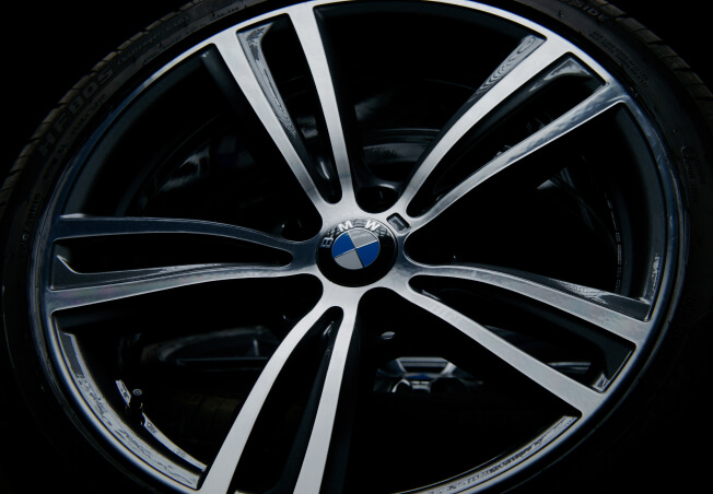 A finished diamond cut alloy wheel refurbished by Rolling Rims